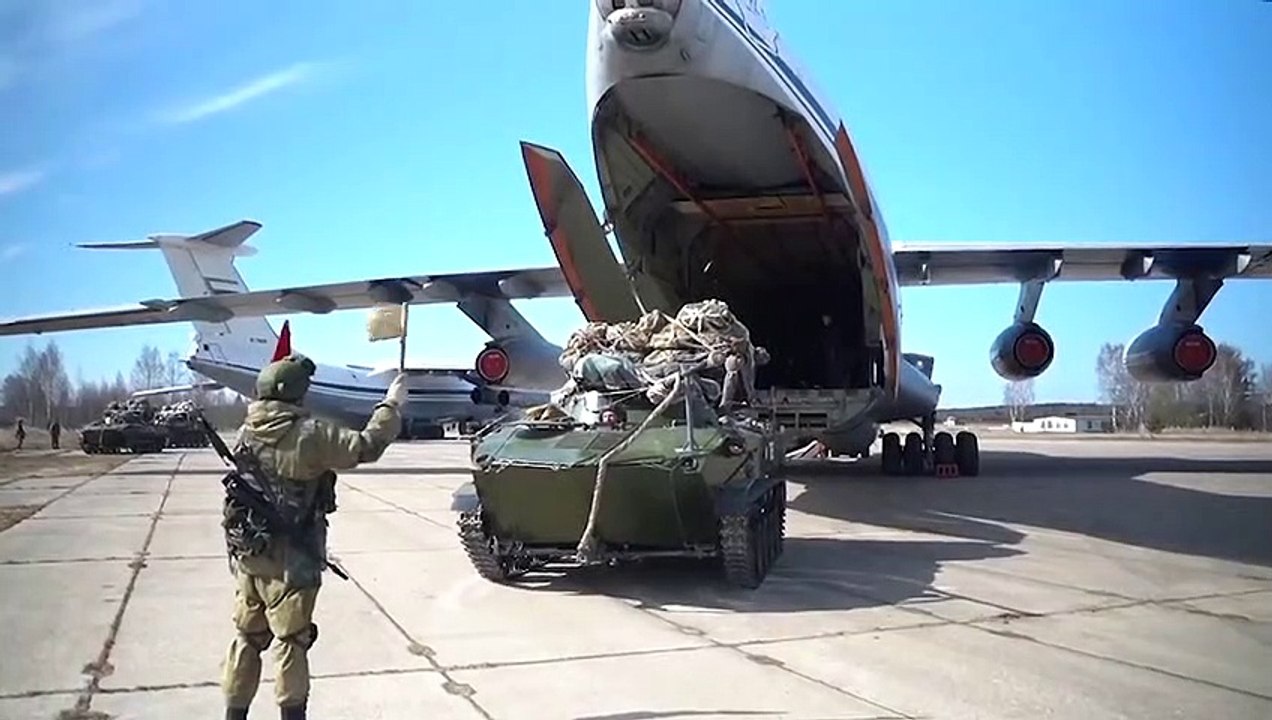 Russlands Manöver-Truppen ziehen ab, auch in der Nähe der ukrainischen Grenze - Signal an USA?