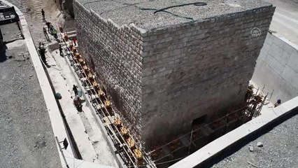 Hasankeyf'teki Küçük Saray'ın baraj suyundan etkilenmemesi için yükseltme çalışması yapılıyor