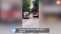 Caminhão pega fogo na BR-482 no Caparaó
