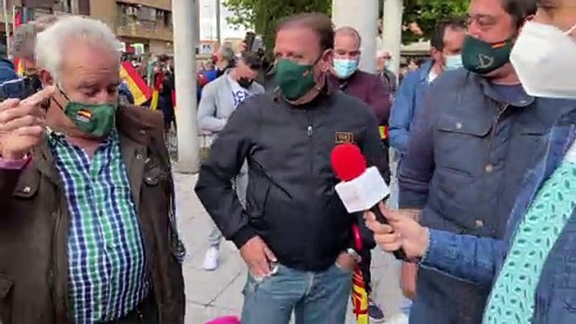 Un simpatizante de Vox protagoniza un capotazo en el mitin en Parla