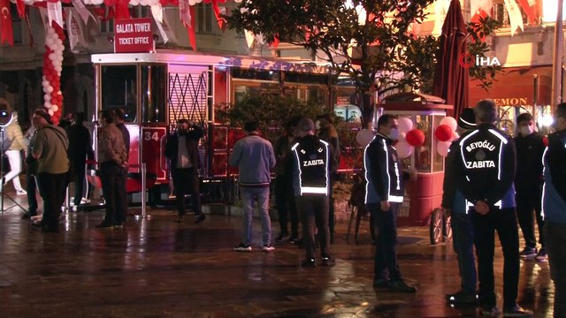 23 Nisan Ulusal Egemenlik ve Çocuk Bayramı’nda Galata Kulesi çocuk resimleriyle aydınlatıldı