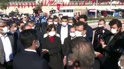 İBB Başkanı Ekrem İmamoğlu, Taksim'deki 23 Nisan töreninin özensizliğine tepki gösterdi: İstanbul’a yakışmayan bir tören, İl Milli Eğitim Müdürü değerlerine sadık değil.