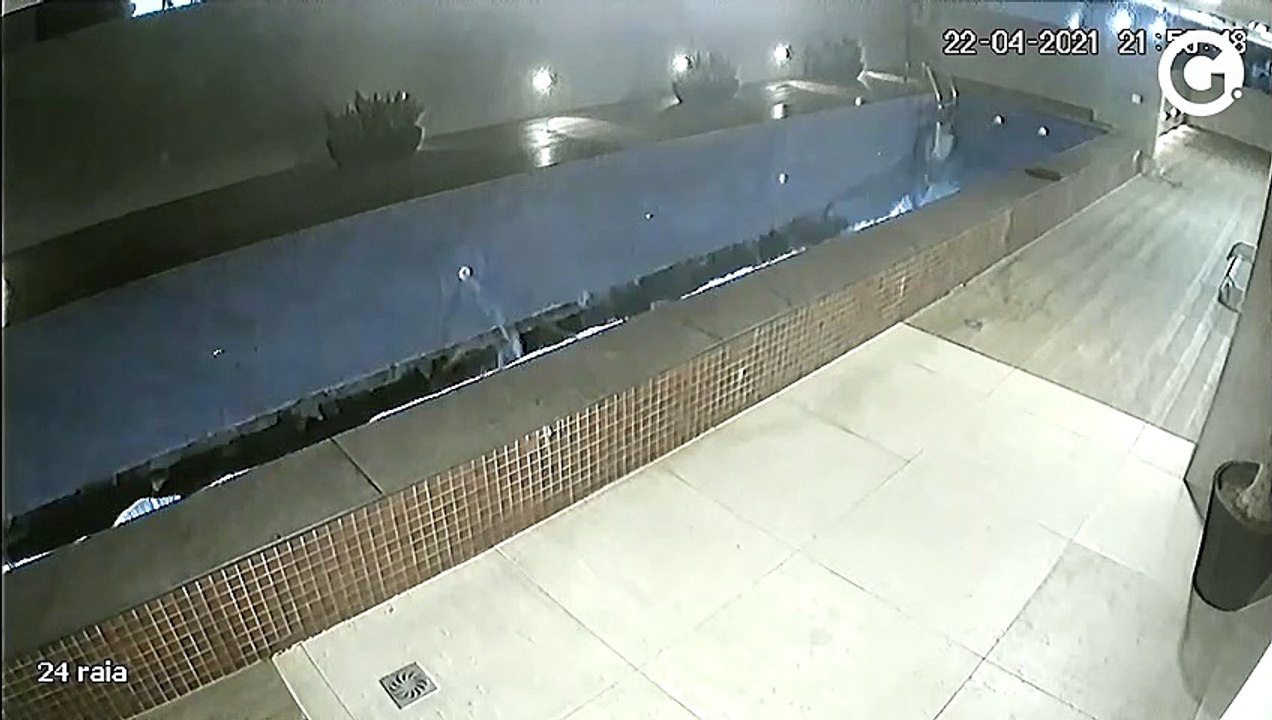 Confira o momento exato do desabamento de piscina em prédio de Vila Velha