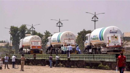 Oxygen express arrives in Lucknow from Bokaro