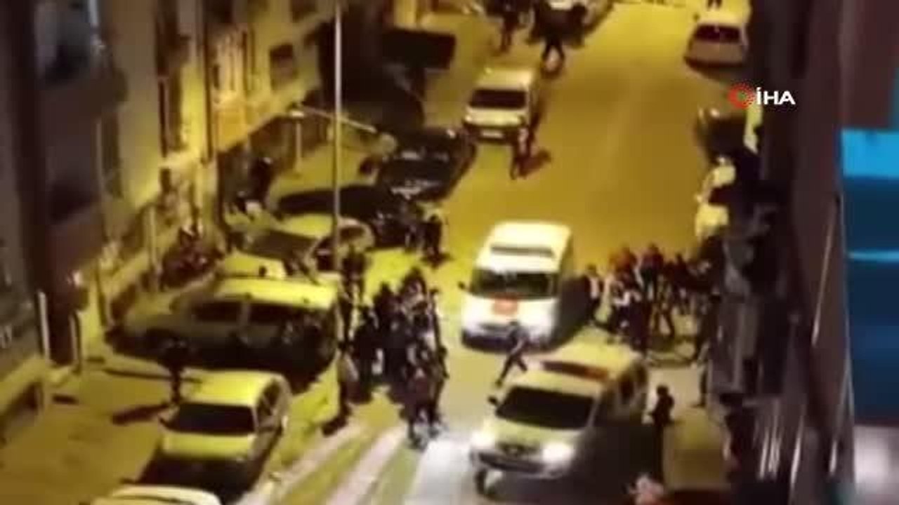 Son dakika: Esenlerde sıcak saatler...Mahalleli çocuk kaçırma iddiasıyla linç etmek istedi, polis havaya ateş açarak kurtardı