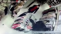 Alışveriş merkezinde yankesicilik şoku: Kadın hırsızlar 16 bin lirayı böyle çaldı