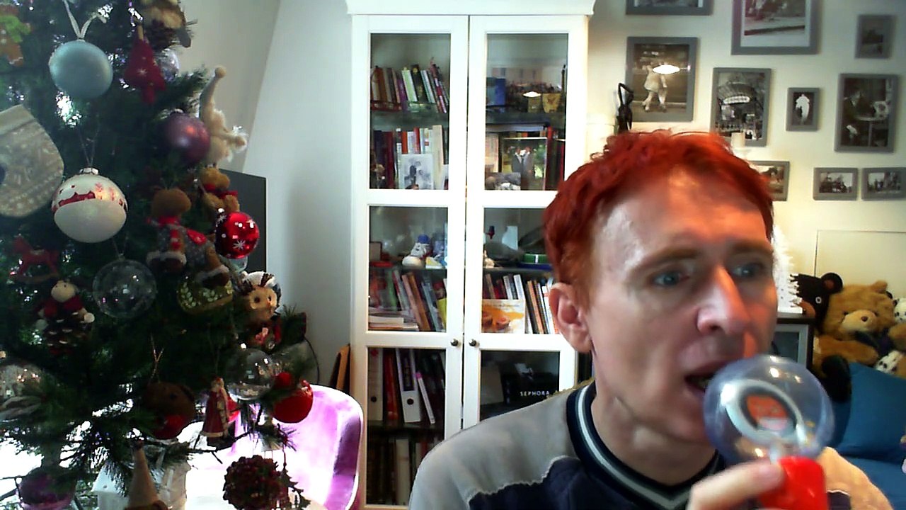 Wiwi égratigne "luv u better"