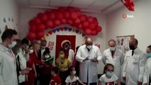Ankara Şehir Hastanesinde tedavi gören çocuklara 23 Nisan sürprizi