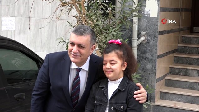 Esenyurt'ta şiir ve resim yarışmasının kazananları ödüllerini aldı