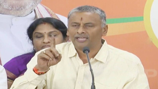 TRS Govt పై మాజీ ఎమ్మెల్యే ఎన్వీఎస్ఎస్ ప్రభాకర్ ఘాటు వ్యాఖ్యలు!!