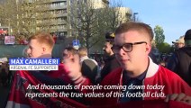 Arsenal fans protest against owner Kroenke