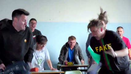 LICEO VS ISTITUTO TECNICO - Parodia Scuola -  iPantellas