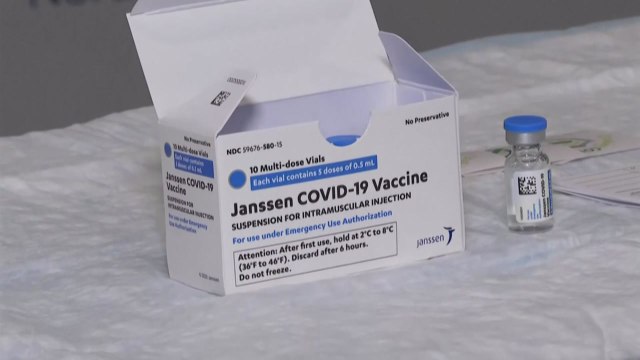 美 CDC 얀센 백신 즉각 접종 가능 ...혈전 경고문 추가 / YTN