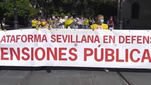 Multitudinaria manifestación en Sevilla en defensa de las pensiones