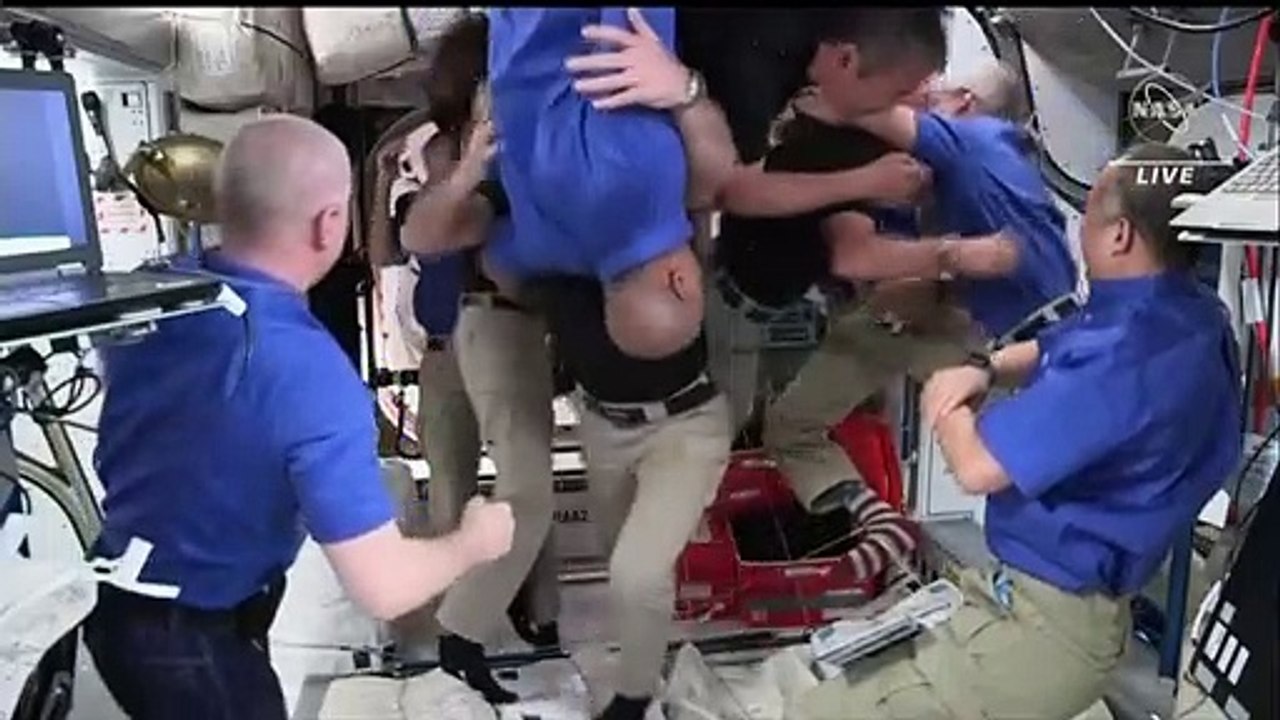 Elf im All: Gedrängel auf der ISS