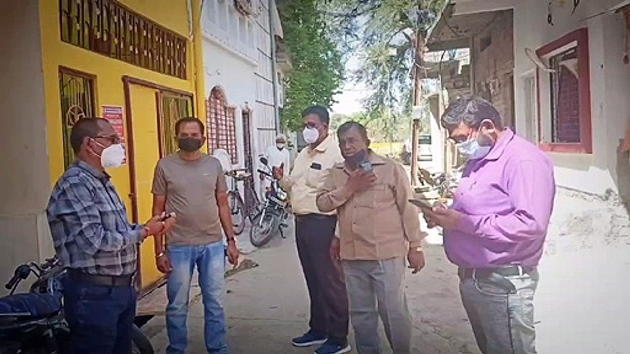 डोर-टू-डोर सर्वे एवं जनता कर्फ्यू के माध्यम से संक्रमण को रोकने का प्रयास