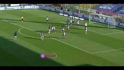 Adam Ounas passeur