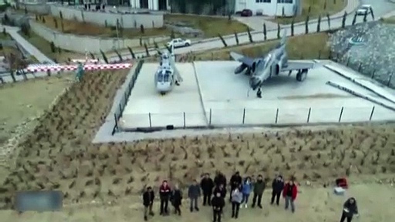 Üniversite öğrencileri dikine iniş-kalkış yapabilen İHA yaptı