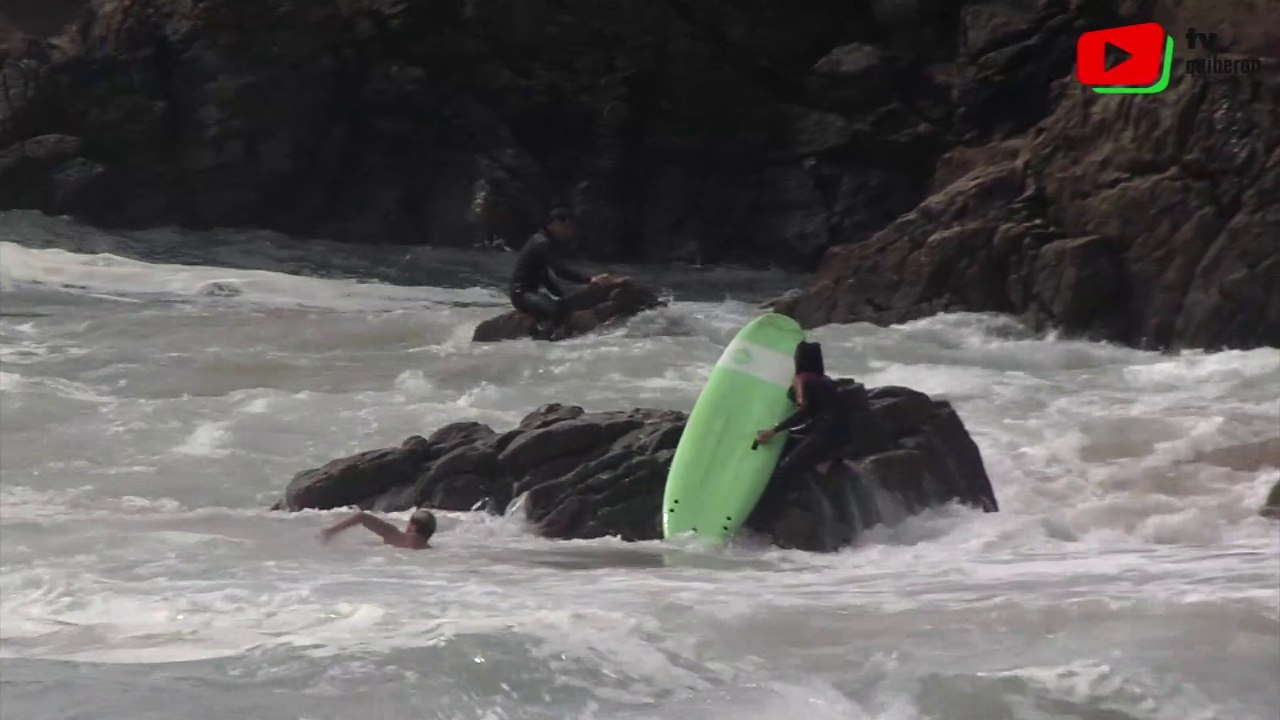 Saint-Pierre Quiberon  |  Sauvetage d'une Surfeuse - TV Quiberon 24/7