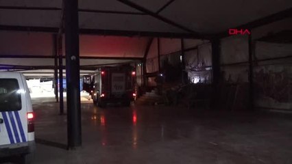 İSTANBUL-AVCILAR'DA KAPALI SEMT PAZARINDAKİ TEZGAHI ATEŞE VERDİLER