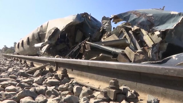 مقتل وجرح العشرات في حادث قطار طوخ بمصر حدث الأسبوع
