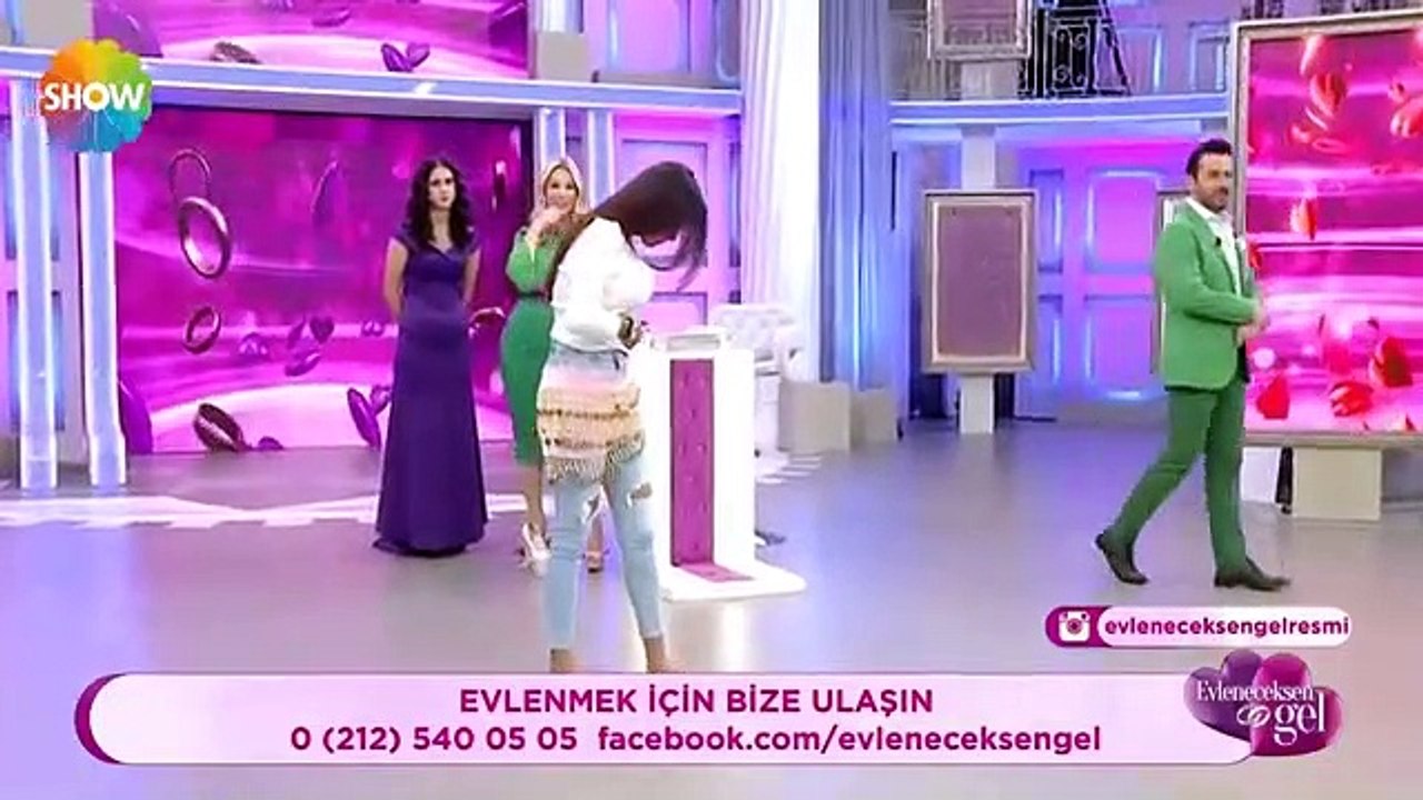 Evleneceksen Gel Solmaz'Dan Muhteşem Dans