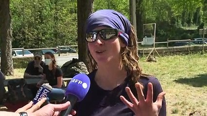Salen de una cueva en Francia 15 personas confinadas durante 40 días para un experimento