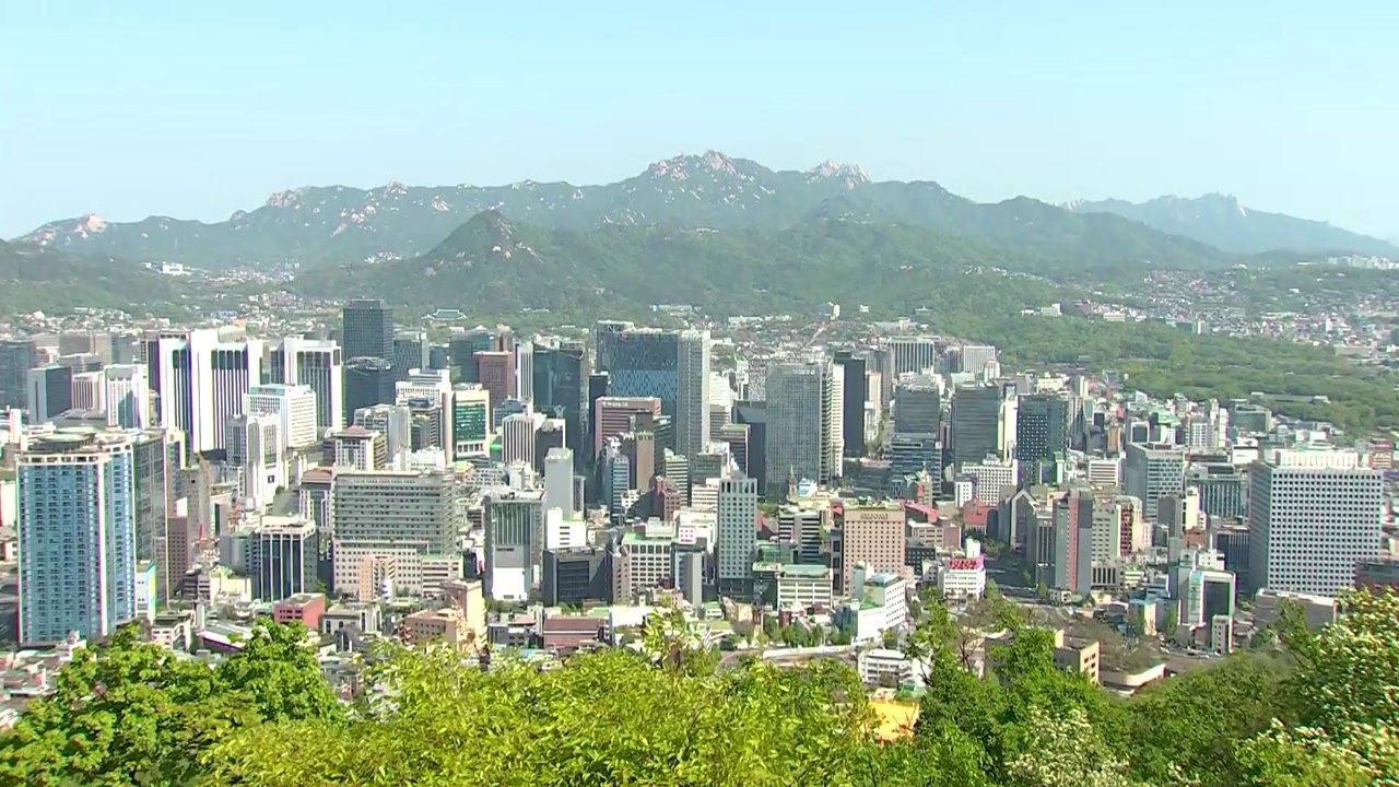 [날씨] 휴일 화창한 하늘, 공기도 깨끗...대기 건조 / YTN