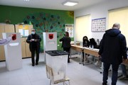 - Arnavutluk'ta halk genel seçimler için sandık başında