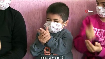 Yaşı ilerliyor ama bedeni hep çocuk kalıyor