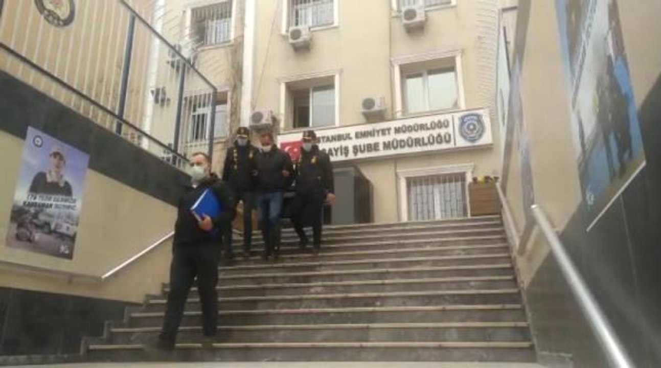 KÜÇÜKÇEKMECE'DE 1 MİLYON 250 BİN LİRA DEĞERİNDE ALTIN ÇALAN MEKSİKALI HIRSIZ KAMERADA