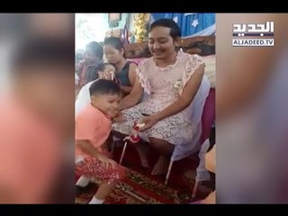 غابت والدتهم فارتدى والدهم فستانًا لحضور احتفال عيد الأم - Trends