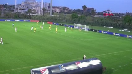 SPOR Gol kraliçeliğinde Zelal ve Bassira Tourre 5 golle ilk sırada
