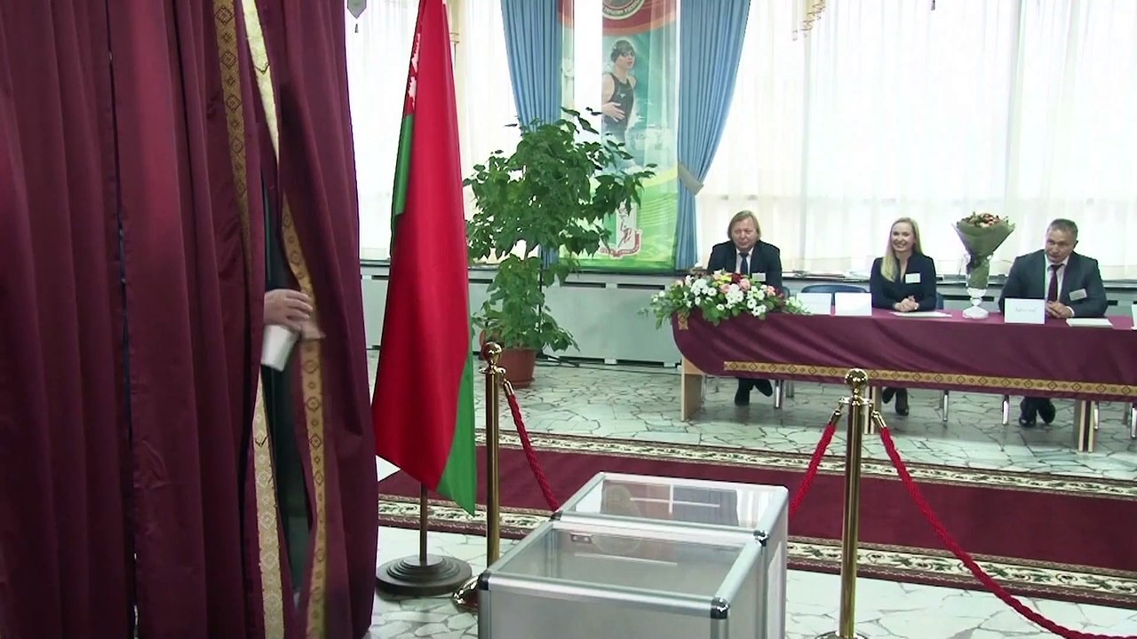 Беларусь: Лукашенко подпишет декрет о передаче власти