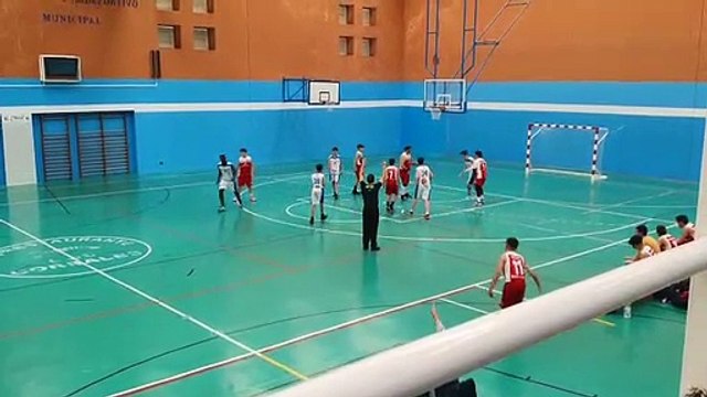 MOMENTOS PARTIDO CB CHIPIONA- ARCOS. CANASTA TRIPLE DE HENOCK CEREZUELA-