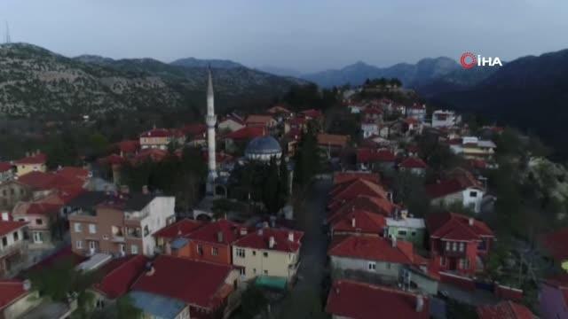 Ormana'nın düğmeli evleri modacıların gözbebeği oldu