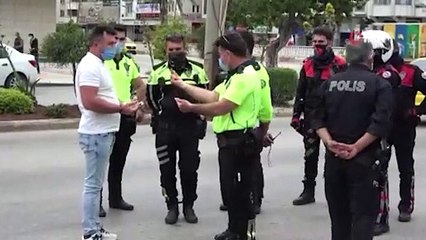 Karakola götürülmek istenen sürücü: Aracımı bırakamam içinde 1 trilyon var; ben bu işi burada bırakmam