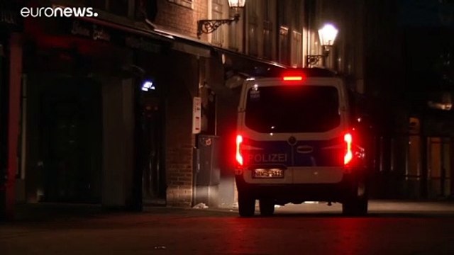 شاهد: حظر التجول الليلي للحد من تفشي كورونا يدخل حيز التنفيذ بمدينة دوسلدورف الألمانية