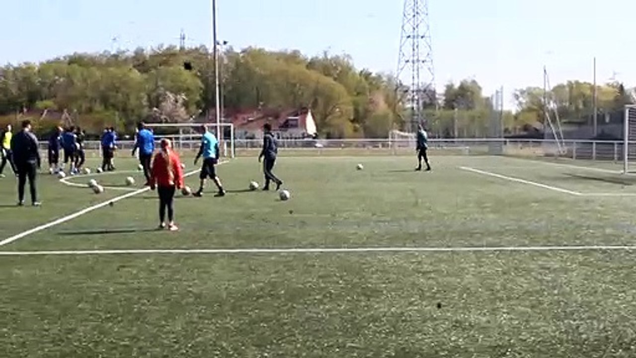 SEANCE DE TIRS POUR LES SENIORS LORS DE L'ENTRAINEMENT DE CE DIMANCHE MATIN