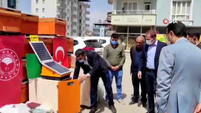 Siirt’te arıcılara polen tuzaklı kovan ile ekipman dağıtıldı