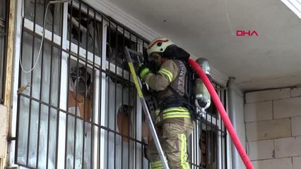 Son dakika haber! ARNAVUTKÖY'DE HIRDAVAT DEPOSUNDA YANGIN