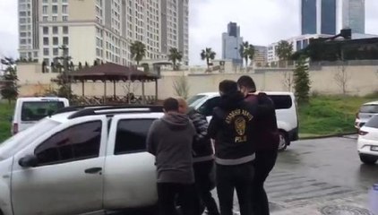 ATAŞEHİR'DE KAÇAK SİLAH İMAL EDİP PİYASAYA SÜREN 2 ŞÜPHELİ, YAKALANDI