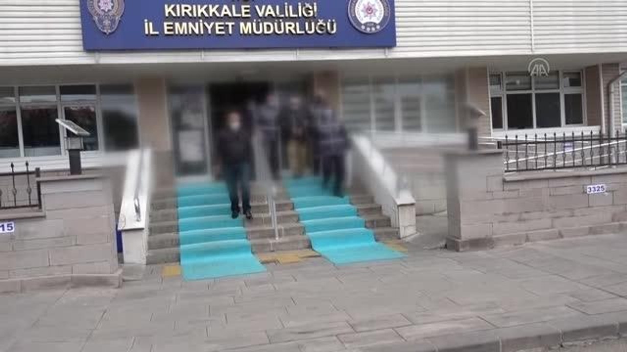 KIRIKKALE - Eşini öldürdükten sonra evi ve aracını ateşe veren zanlı adliyede