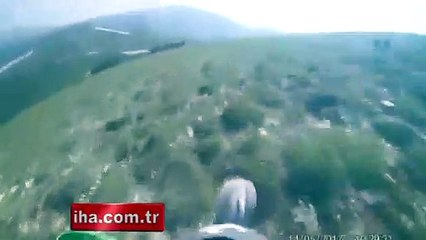 Çılgın motokrosçu yılkı atlarıyla yarıştı