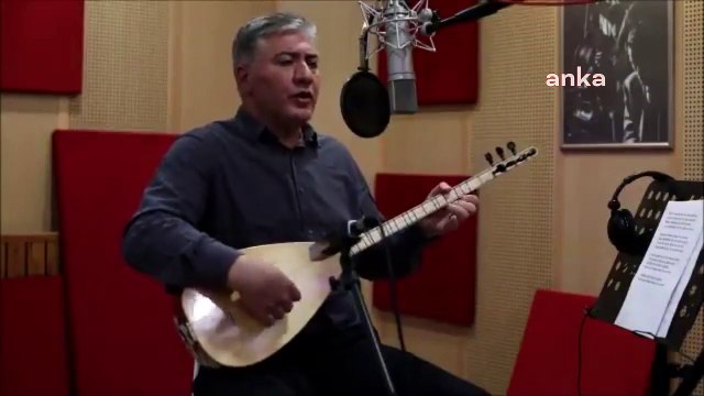 CHP'li Murat Emir hem çaldı hem söyledi: Dünya Arsızındır Fırsat Pirsizin
