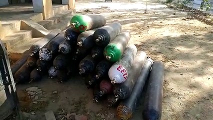 हरदोई पुलिस टीम ने पकड़े 35 ऑक्सीजन सिलेंडर