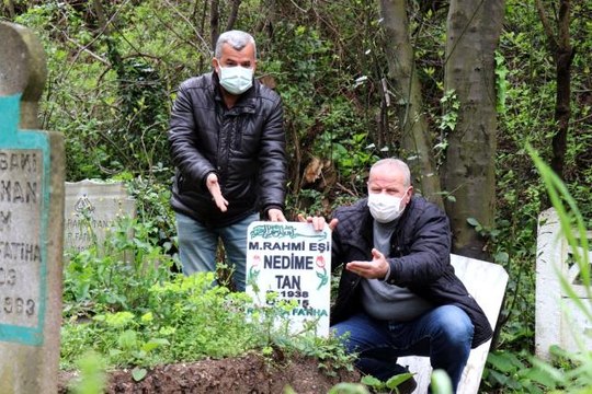 O ilçenin başı mezar hırsızları ile dertte