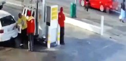 Benzin istasyonunda feci kaza