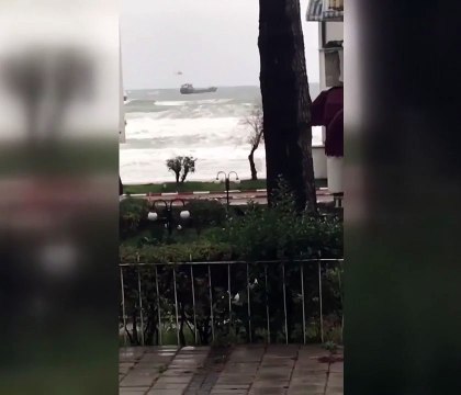 Bartın'da Rus bandıralı kuru yük gemisi sürüklendi