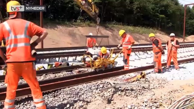 Sidste skinne er på plads | Dobbeltspor | Banedanmark | Vamdrup - Vojens | 24-07-2015 | TV SYD @ TV2 Danmark